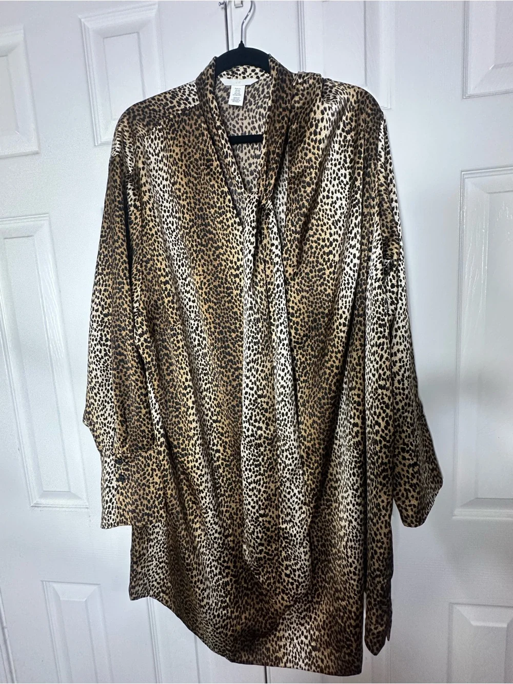 H&M XXL Leopard Print Satin Tie Neck Long Sleeve Shift Dress